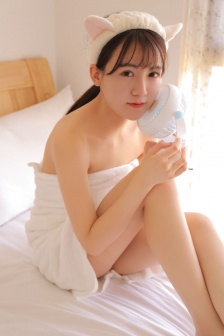 葡萄一粒粒的往下面挤